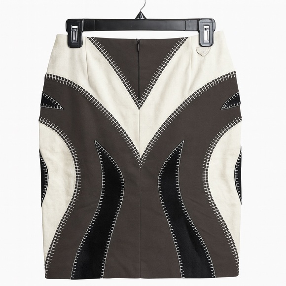 Moschino Geometric Statement Pencil Skirt – Size 8 - Picture 3 of 11